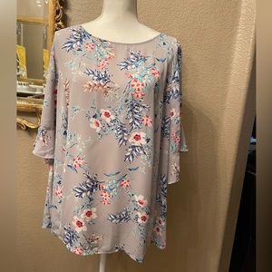 1X Plus-Size Grey and Blue/ Floral Top